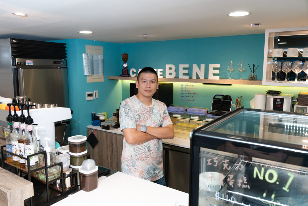 CAFFE BENE 中壢過嶺店導入雲端POS掃碼點餐與取餐叫號系統，讓營運效率與顧客體驗同步升級
